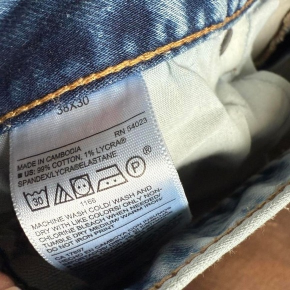 Old Navy - Men's Slim Fit Jeans - Size 38x30 - Light Wash Blue Denim Stretch - Picture 3 of 4